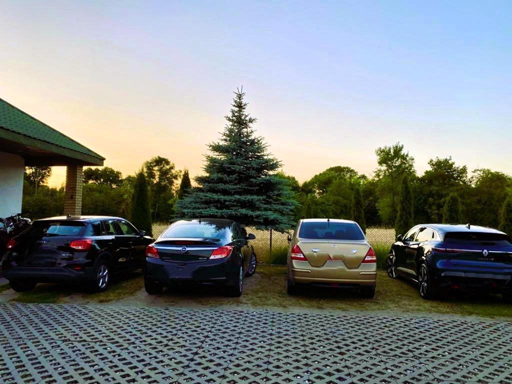 ウニエユフ Zielone Zaciszeヴィラ エクステリア 写真